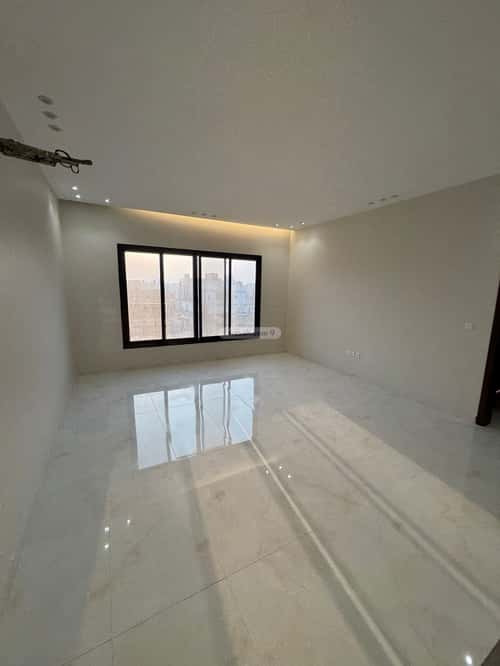 9 bedroom villa in Al Yaqout 4