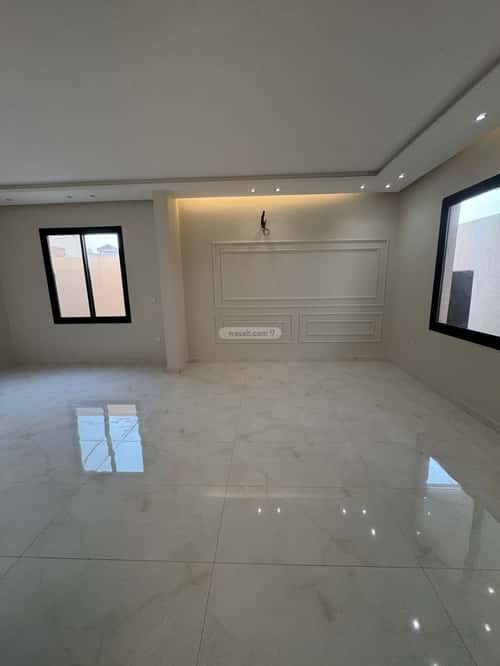 9 bedroom villa in Al Yaqout 18