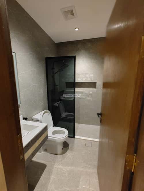 5 bedroom apartment in Al Safaa, Jeddah 9