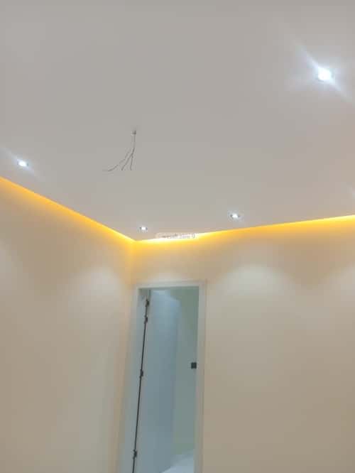 5 bedroom apartment in Al Rughamah 8