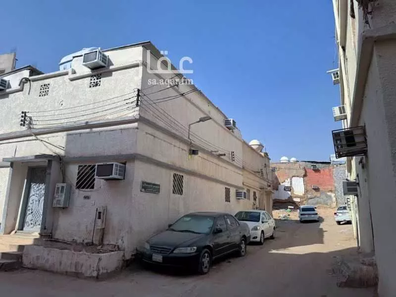 5 bedroom building in Al Shamisy, Riyadh 4