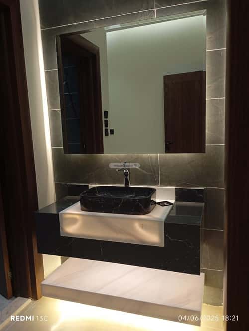 4 bedroom apartment in Al Rawdah 6
