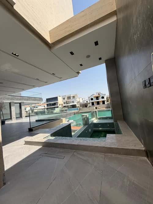 6 bedroom villa in Al Buhayrat 9