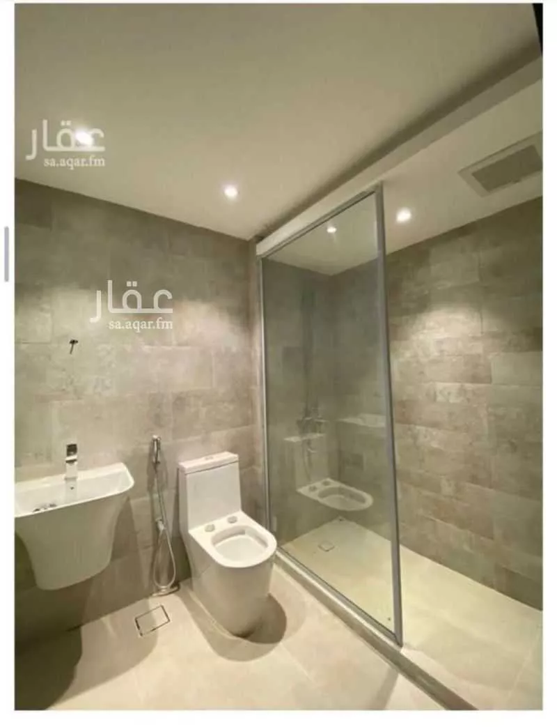 فيلا 5 غرف في عكاظ 3