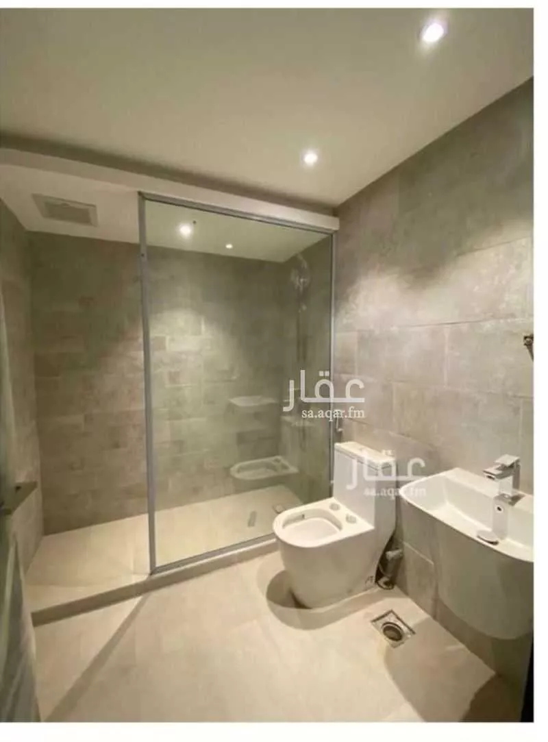 فيلا 5 غرف في عكاظ 8