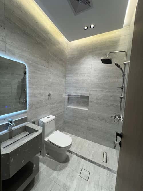 4 bedroom apartment in Al Rawdah 6