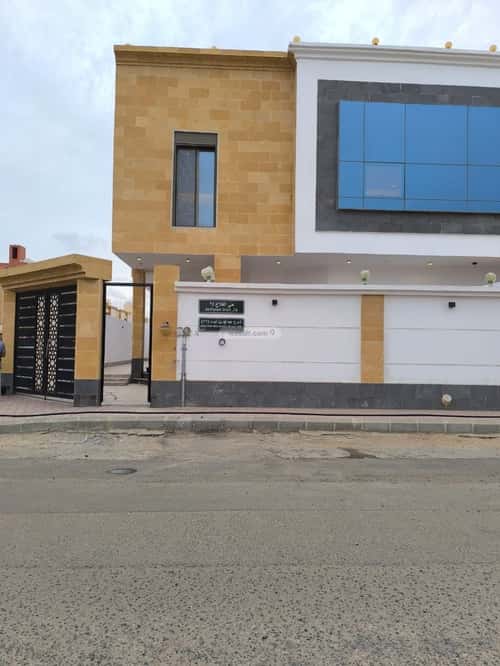 8 bedroom villa in Al Falah 3