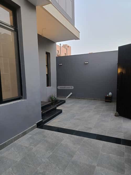 9 bedroom villa in Al Yaqout 3