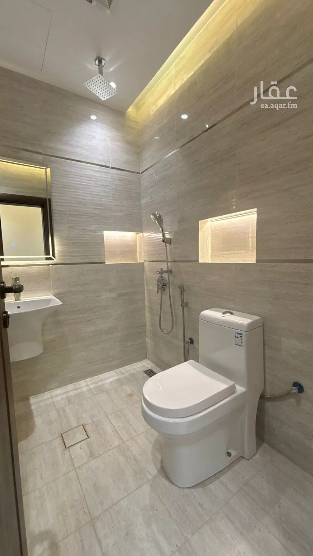 4 bedroom apartment in Al Sakb, Madinah 14