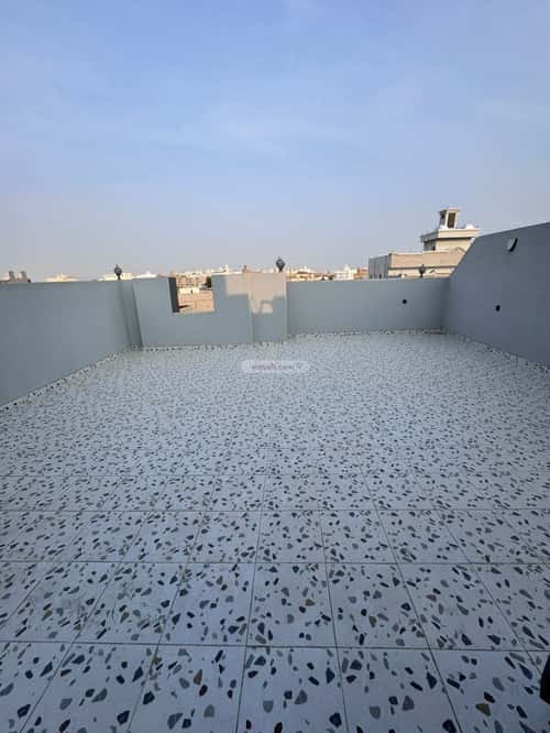 9 bedroom villa in Al Khumrah 5