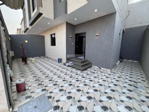 9 bedroom villa in Al Khumrah 9