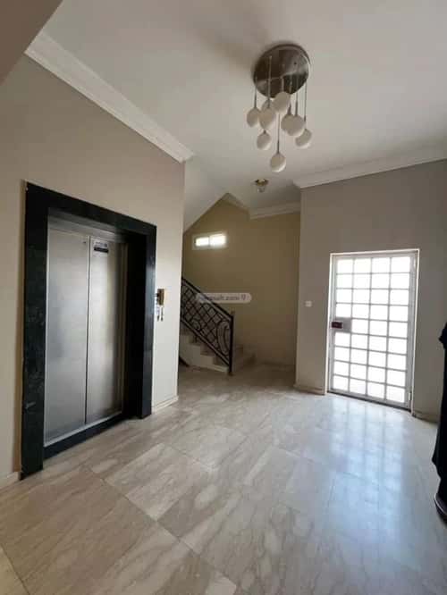 7 bedroom villa in Al Shati 1