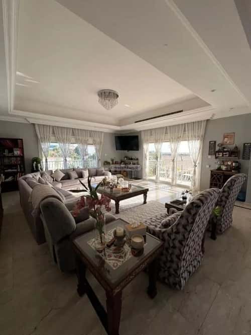 7 bedroom villa in Al Shati 8