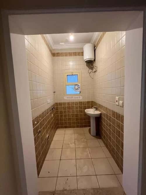 5 bedroom villa in Al Khalidiyyah 2