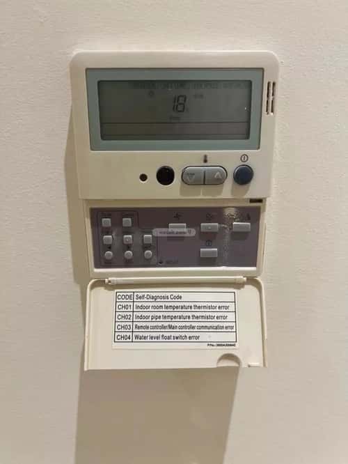 5 bedroom villa in Al Khalidiyyah 4