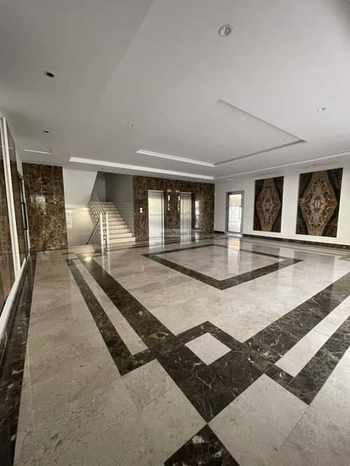 5 bedroom apartment in Al Aziziyah 4