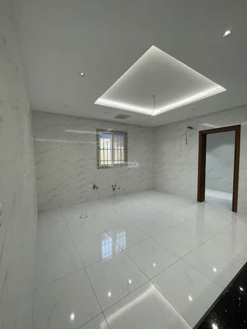 7 bedroom apartment in Al Aziziyah 4