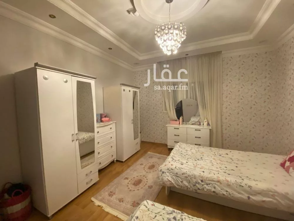 8 bedroom villa in Irqah, Riyadh 5
