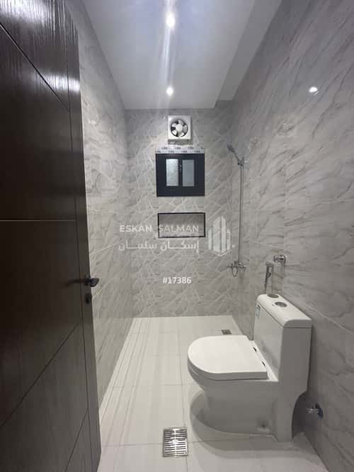 5 bedroom apartment in Muraykh 2