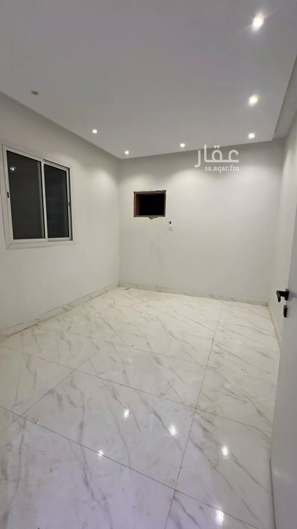 شقة 2 غرف في الرمال 3