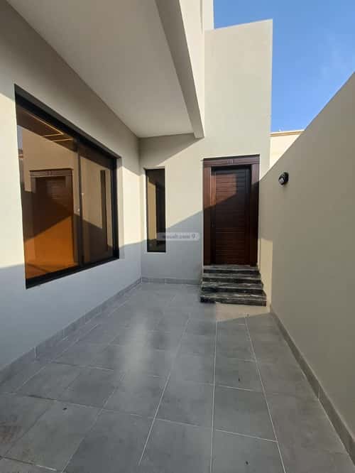 8 bedroom villa in Jeddah 4