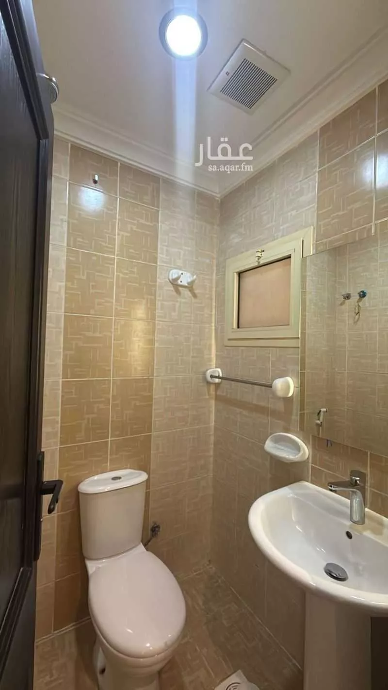 2 bedroom apartment in Al Aziziyah, Jeddah 6