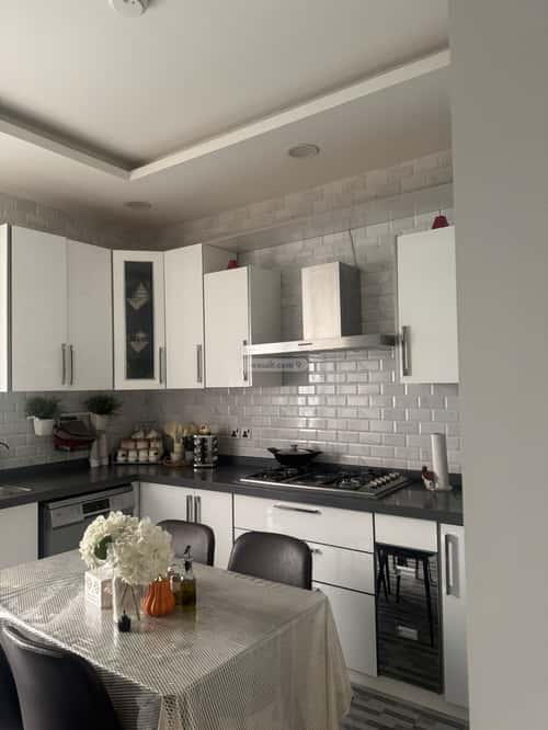 9 bedroom villa in Jeddah 3