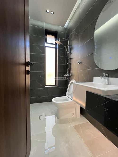 شقة 4 غرف في الروضة 13