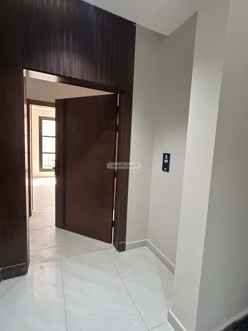 4 bedroom apartment in Al Aziziyah 5