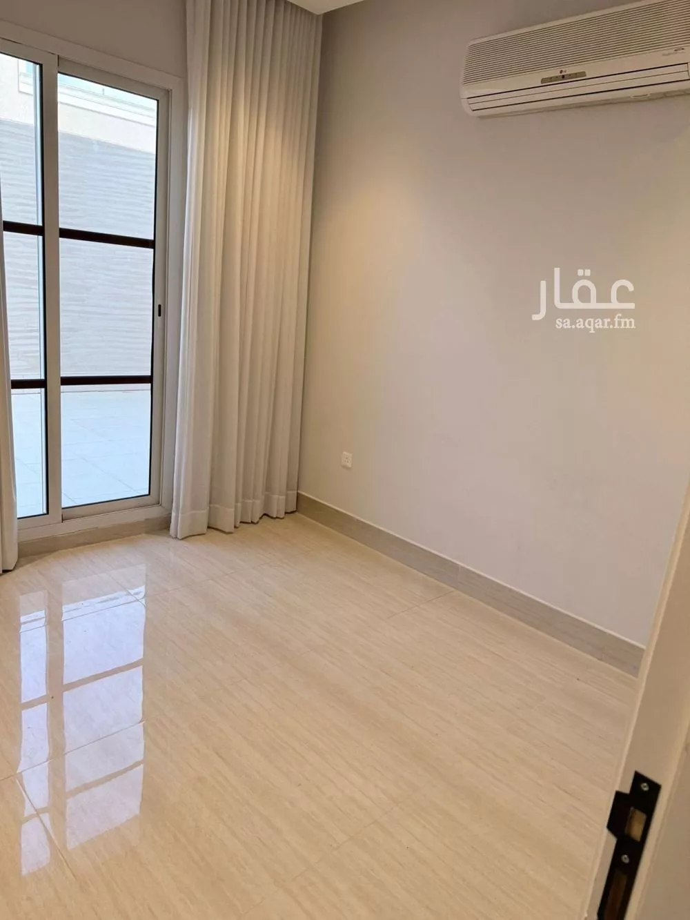 3 bedroom apartment in Al Mughrizat 6