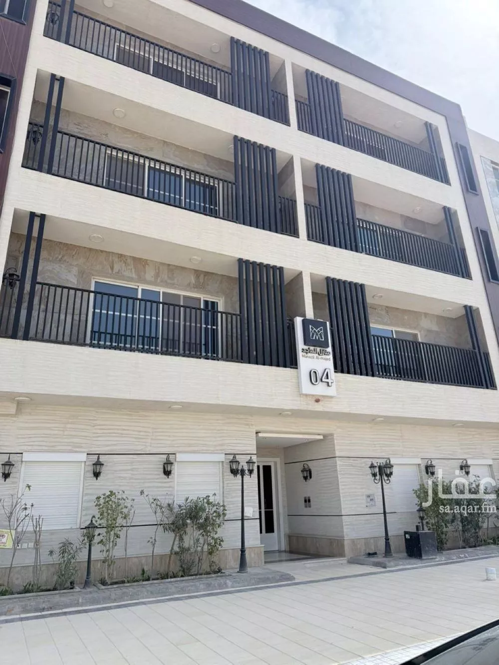 3 bedroom apartment in Al Mughrizat 8