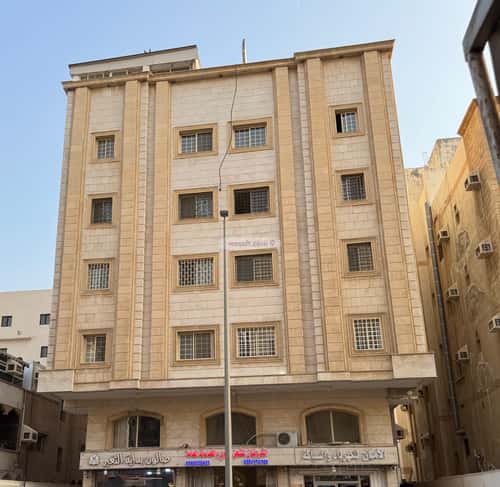 3 bedroom apartment in Al Salamah 4