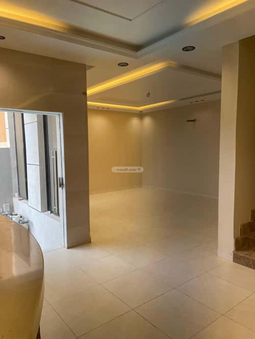 8 bedroom villa in Az Zomorod 16