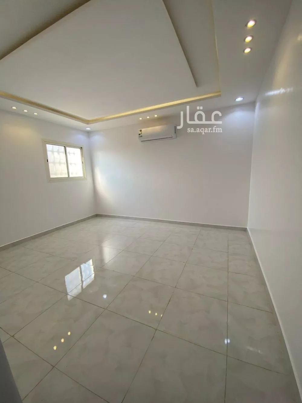 4 bedroom floor in Dhahrat Laban 2