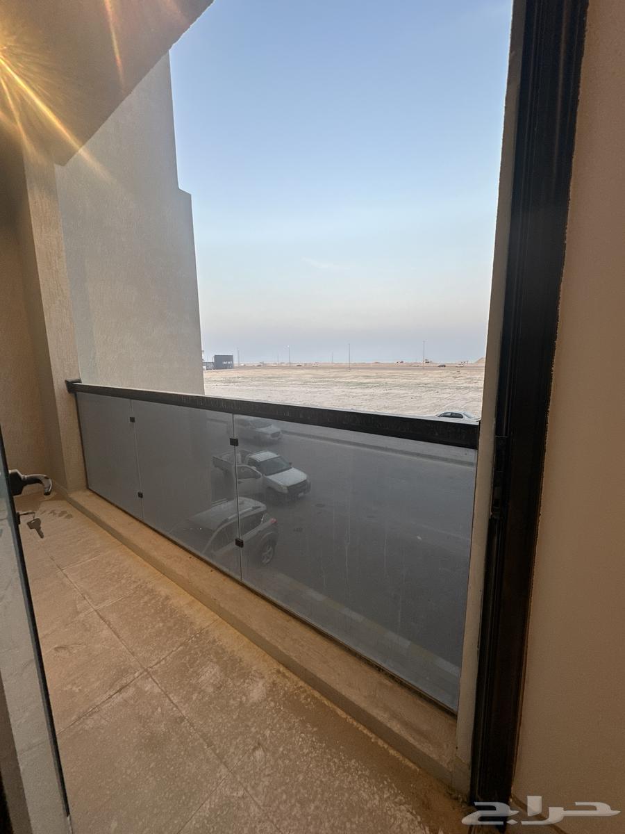 3 bedroom apartment in Al Bahr 18