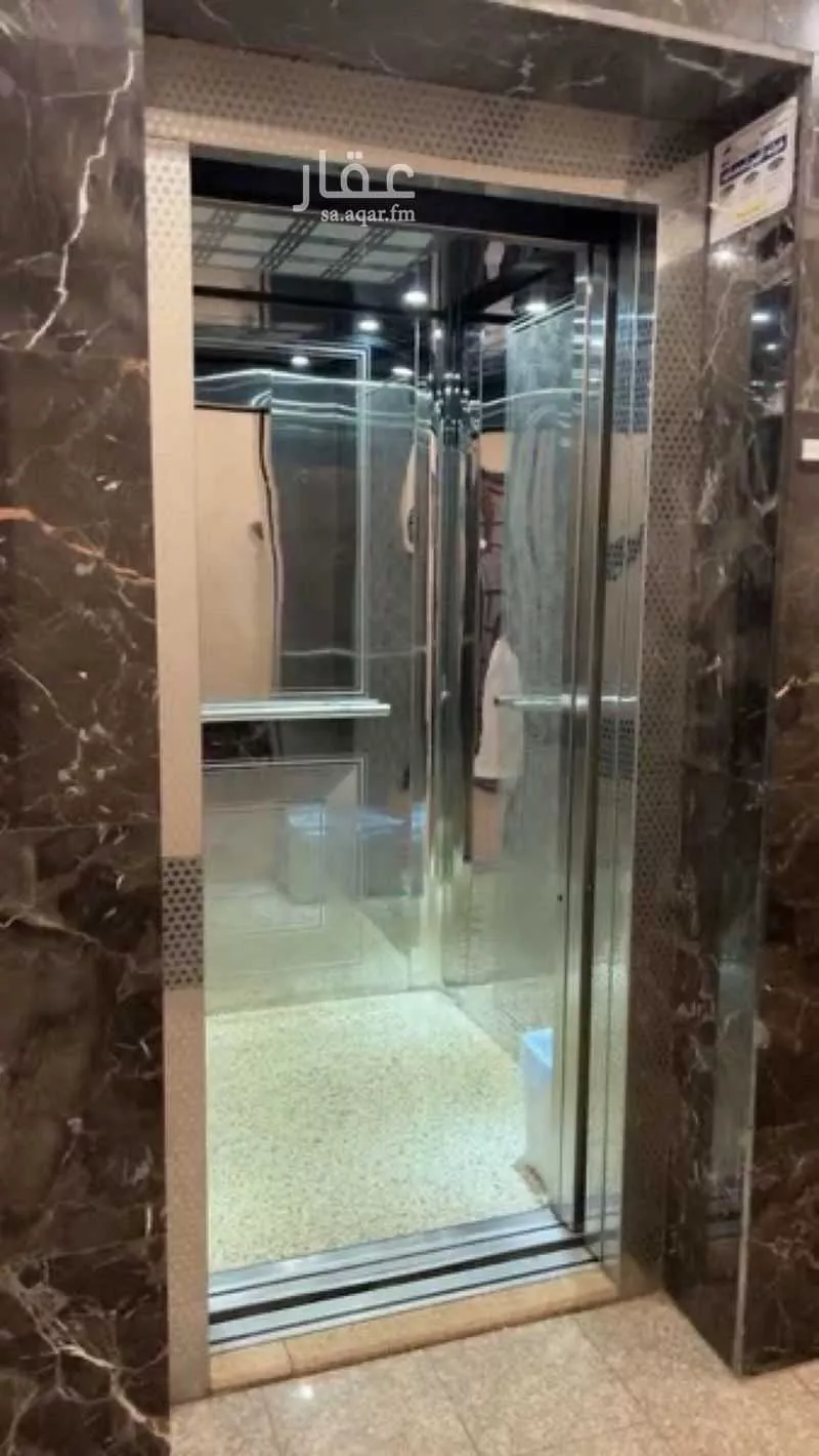 3 bedroom apartment in Al Suqya 8