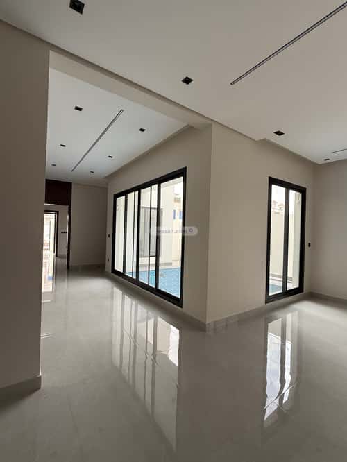 7 bedroom villa in Az Zomorod 4