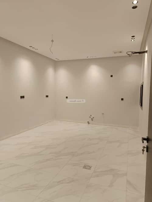 9 bedroom villa in Al Yaqout 11