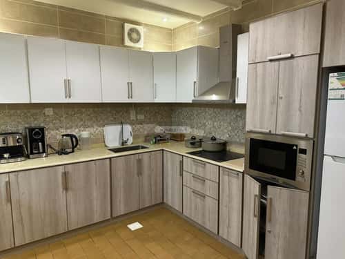 شقة 3 غرف في الروضة 3