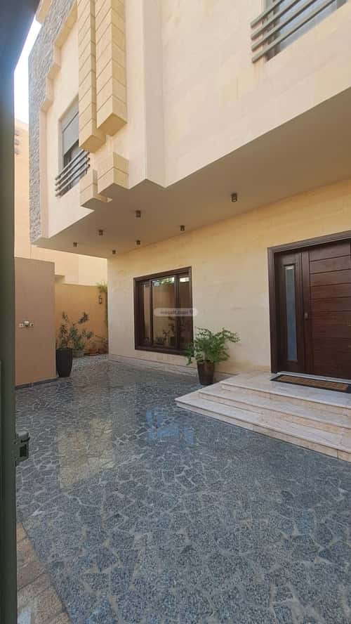 5 bedroom villa in Al Khalidiyyah 4
