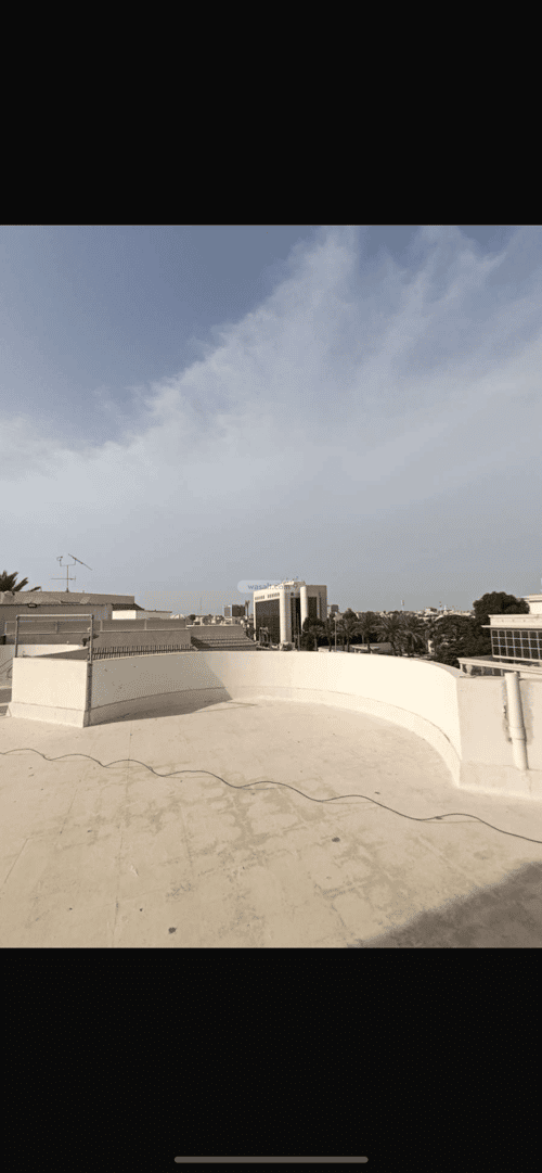 8 bedroom villa in Al Khalidiyyah 1