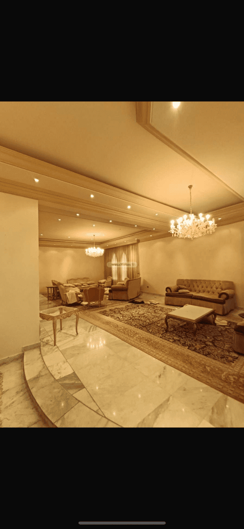 8 bedroom villa in Al Khalidiyyah 3