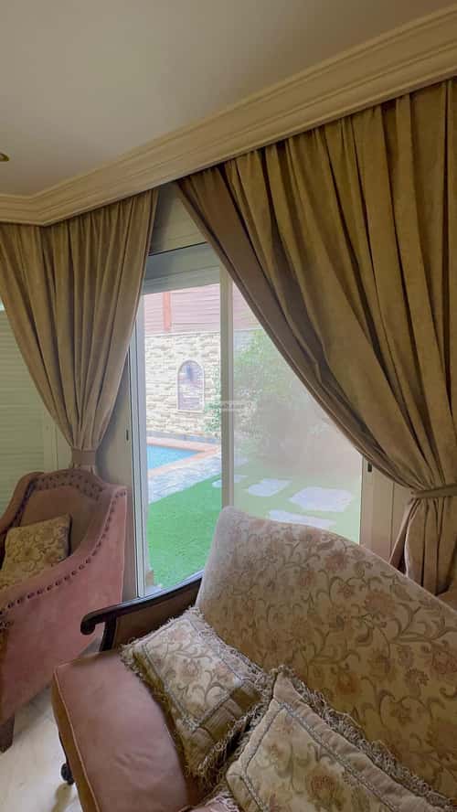 فيلا 9 غرف في البساتين 3