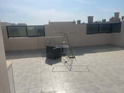 8 bedroom villa in Az Zomorod 3