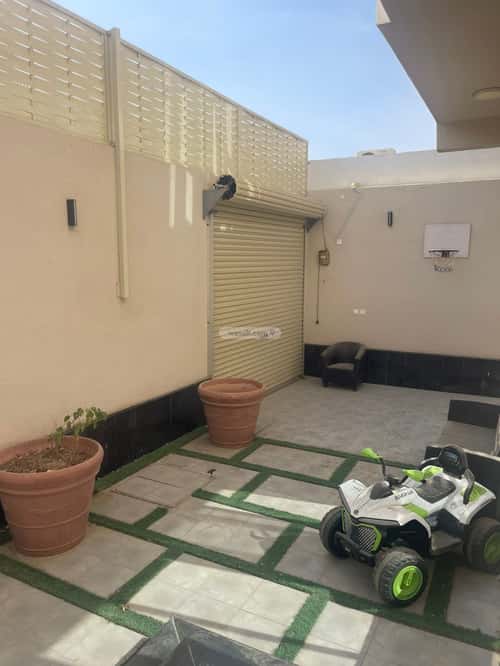 8 bedroom villa in Az Zomorod 14