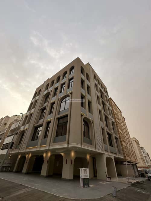 4 bedroom apartment in Al Rawdah 5
