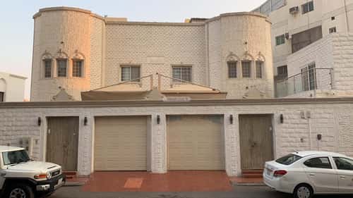 6 bedroom villa in Al Rabwa 3