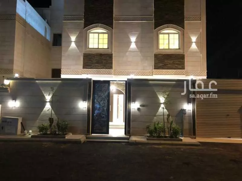 8 bedroom villa in Al Yaqout 3
