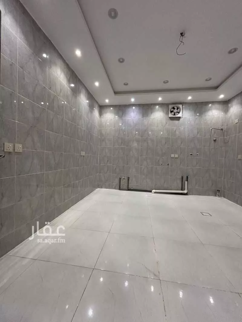 8 bedroom villa in Al Yaqout 22