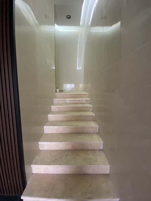 5 bedroom apartment in Al Sharayea 11